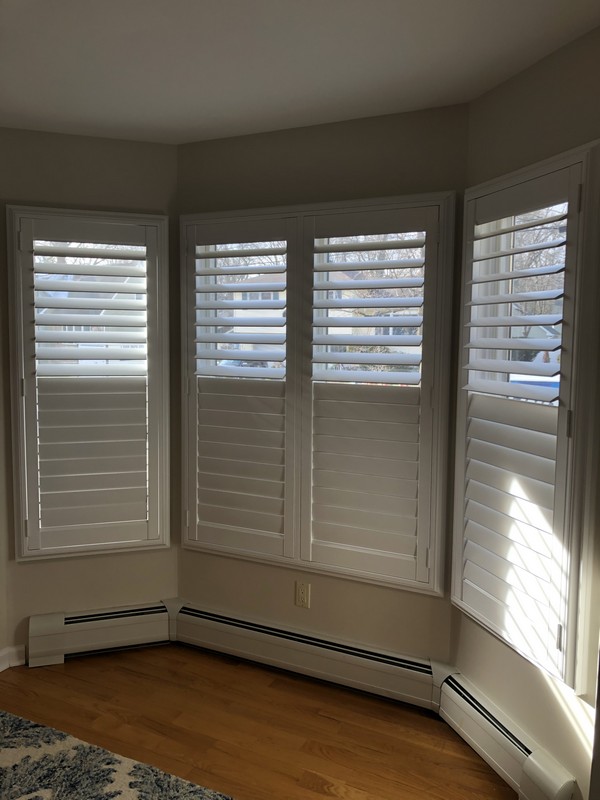 Hunter Douglas 3 1/2 Interior Shutters With Split Tilt And Hidden Tilt in Washington Township NJ
